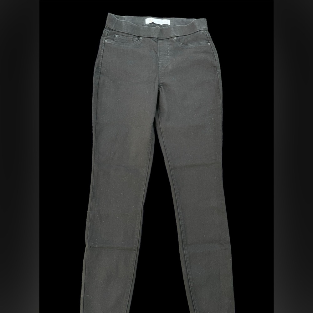 Levi’s pull on skinny jeans- size 4 long